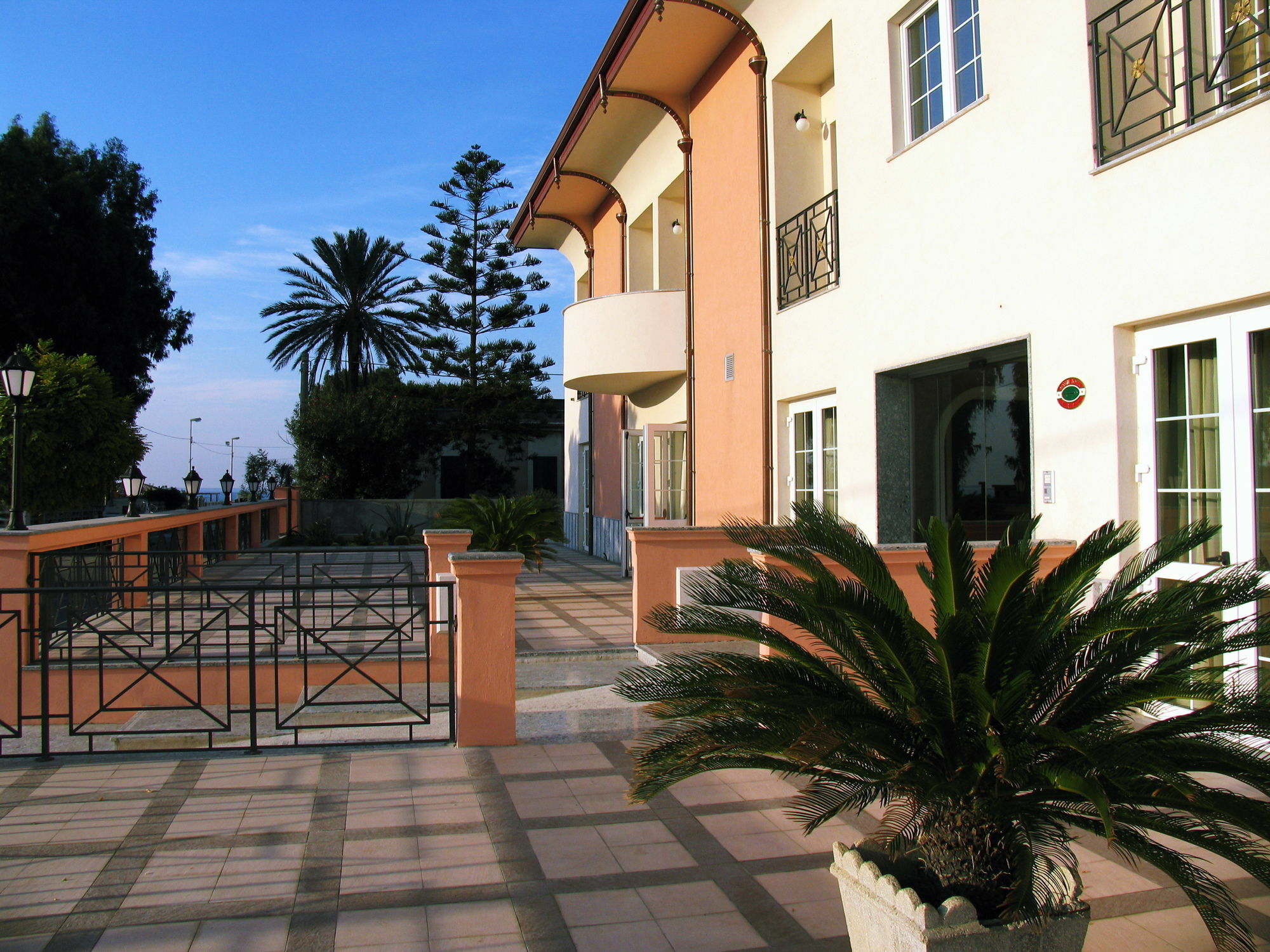 Regent Beach Hotel & Apartments Reggio di Calabria Zewnętrze zdjęcie
