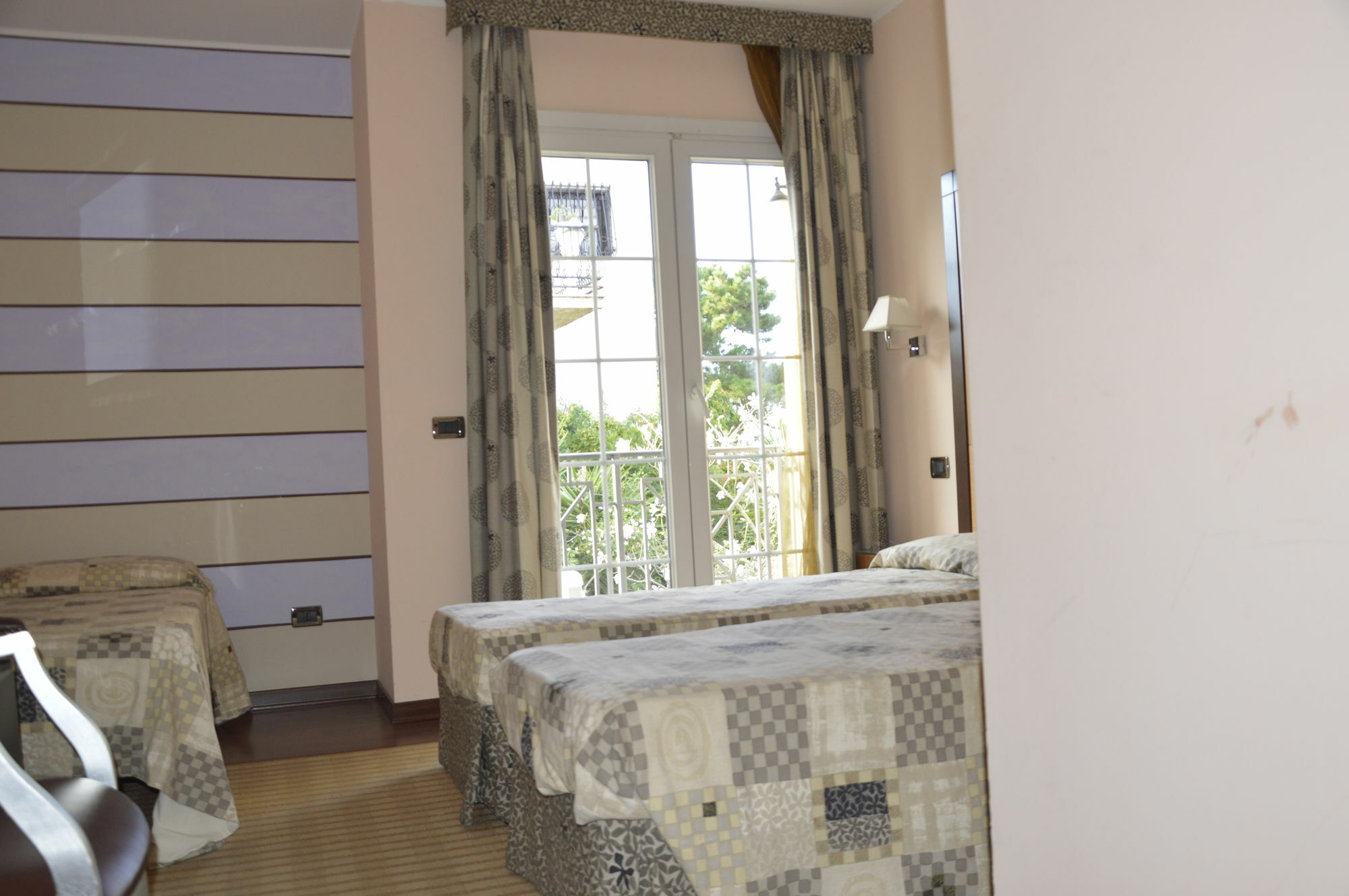 Regent Beach Hotel & Apartments Reggio di Calabria Zewnętrze zdjęcie