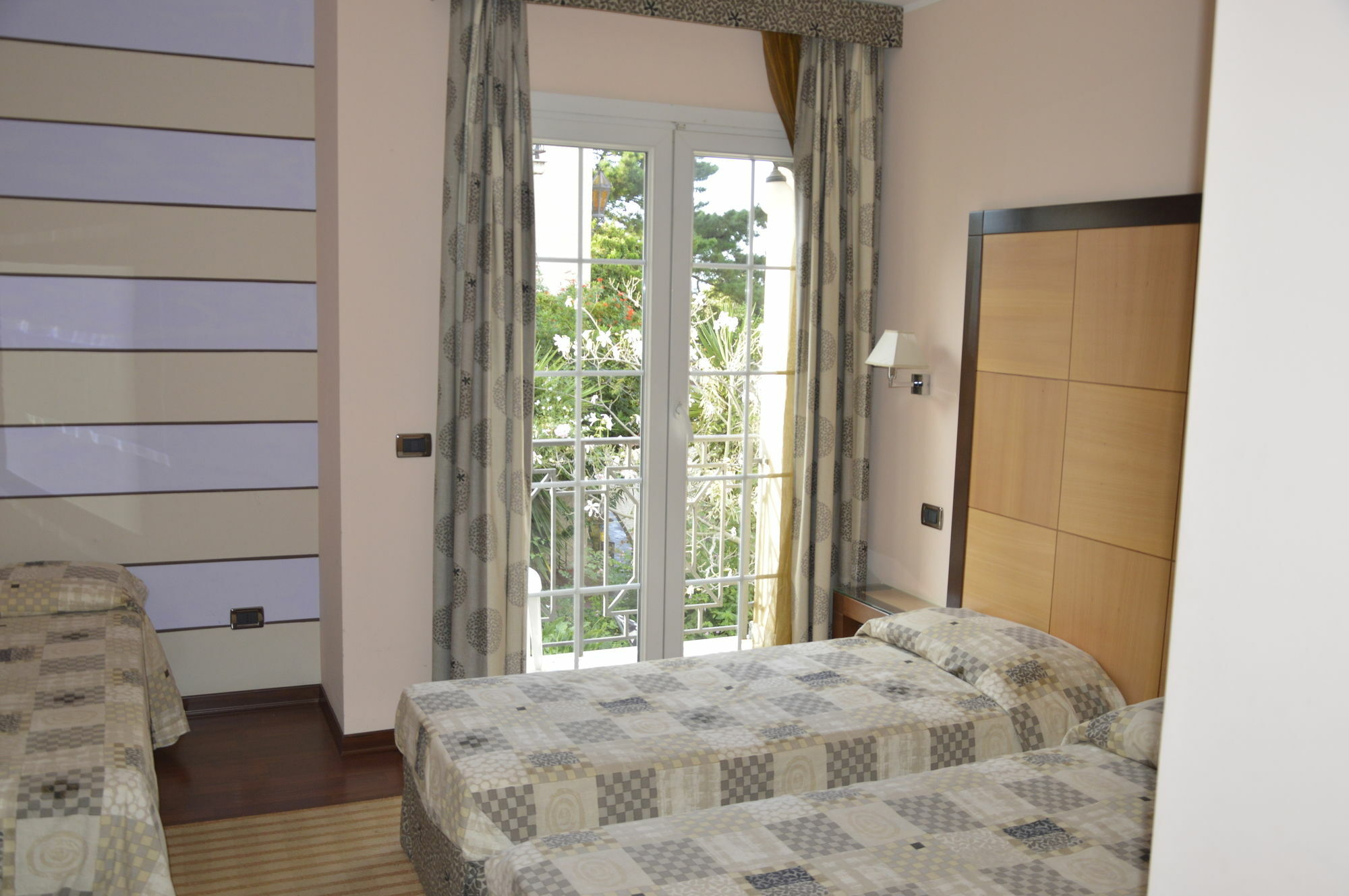 Regent Beach Hotel & Apartments Reggio di Calabria Zewnętrze zdjęcie